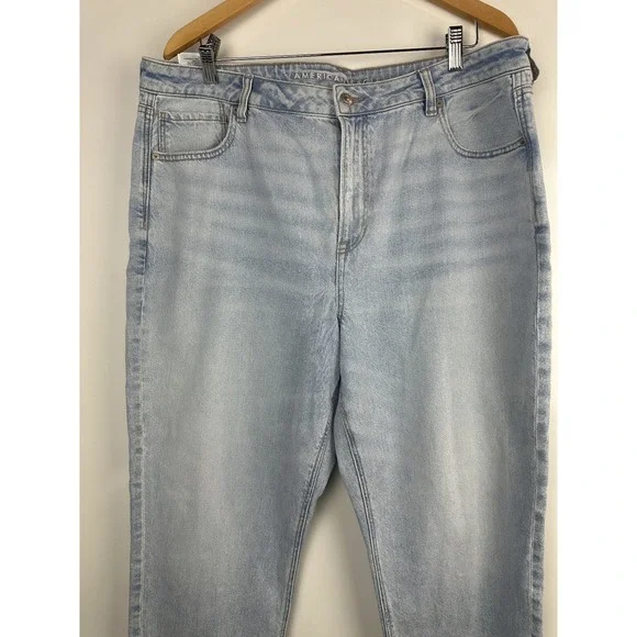 American Eagle AE Strigid Mom Jean Light Wash Blue Denim Women's Plus Size 18 - Picture 3 of 11